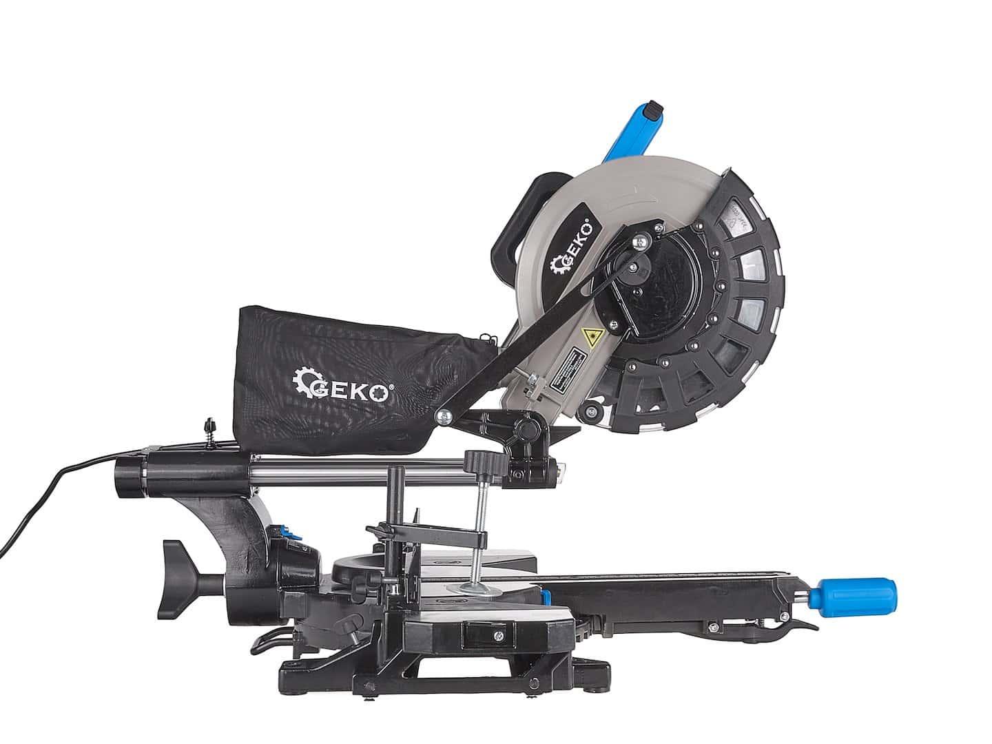 Kap- och gersåg 2000 W med 255 mm klinga, dragskena och utdragbar arbetsbänk