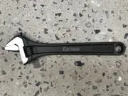 Skiftnyckel 10'' fosfaterad med målskala